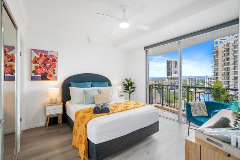 Towers of Chevron 2 Bedroom Ocean Apartment! - image 16