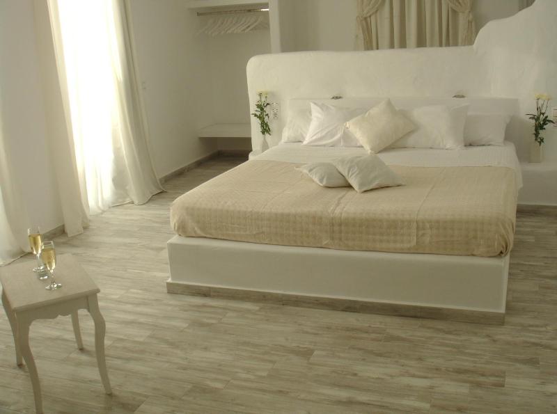 Suite with Garden View image 3