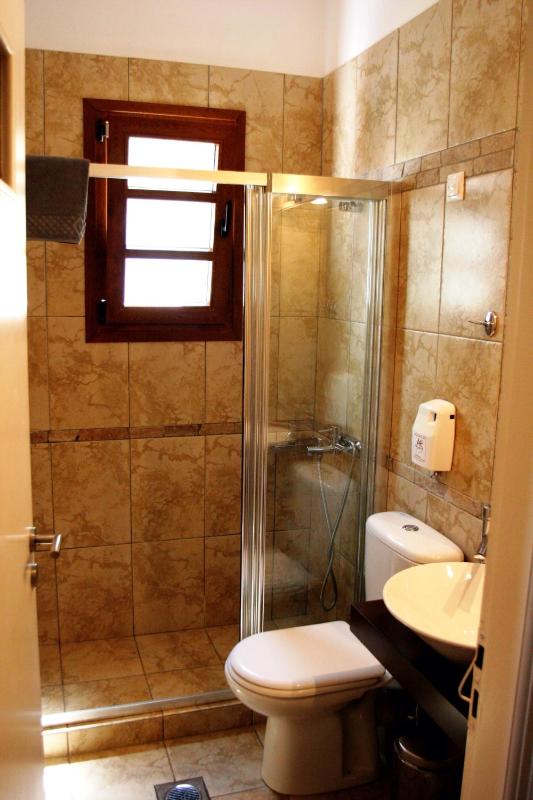 Double or Twin Room image 3