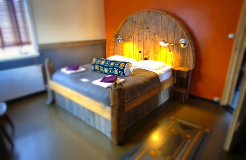 Double Room with Shared Bathroom image 3