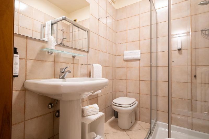 Double Room (1 Adult) image 1