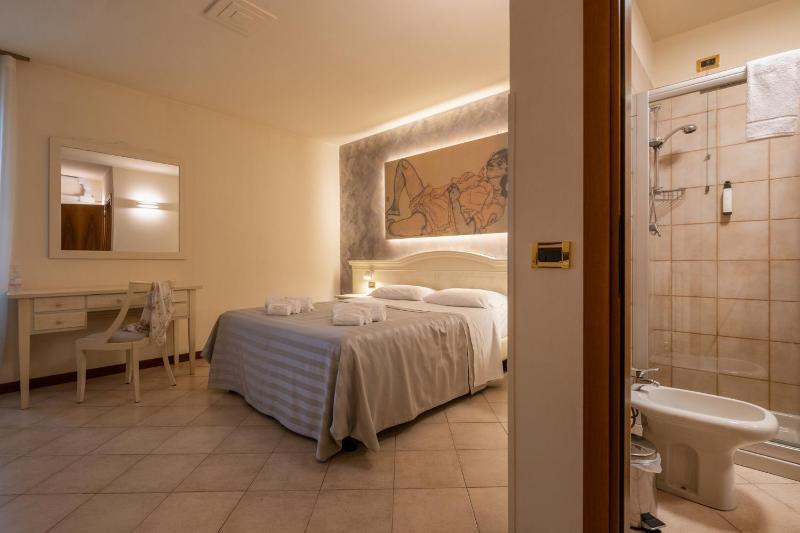 Triple Room image 4