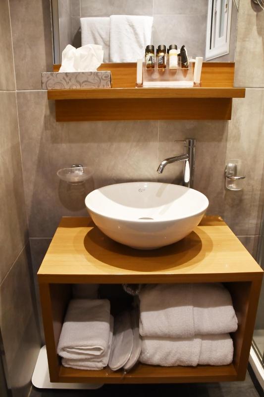 Double or Twin Room with Balcony image 2