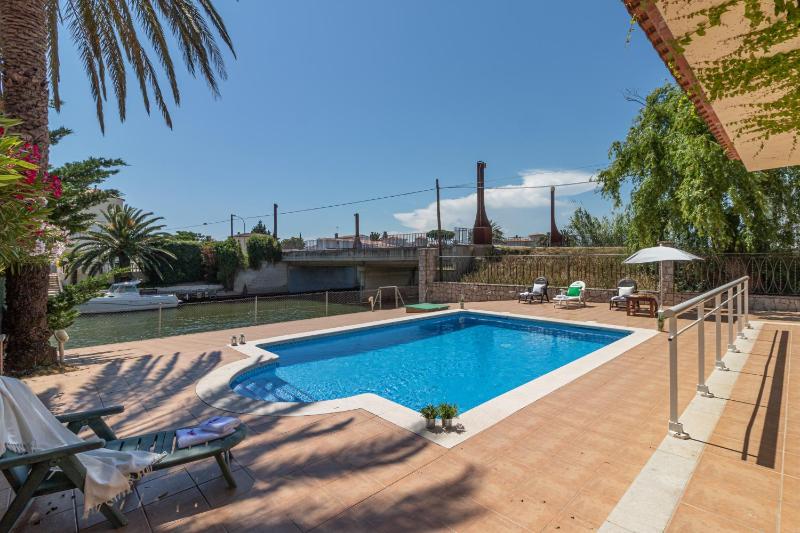 Apart-rent Villa Pani 0145 con piscina y amarre - image 34