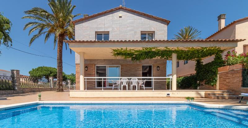 Apart-rent Villa Pani 0145 con piscina y amarre - image 11
