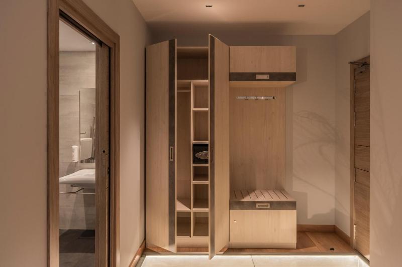 Standard Family Room image 3