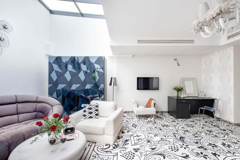 White Exclusive Apartment image 3