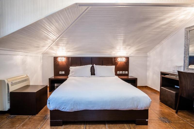 Double Room - Attic image 3