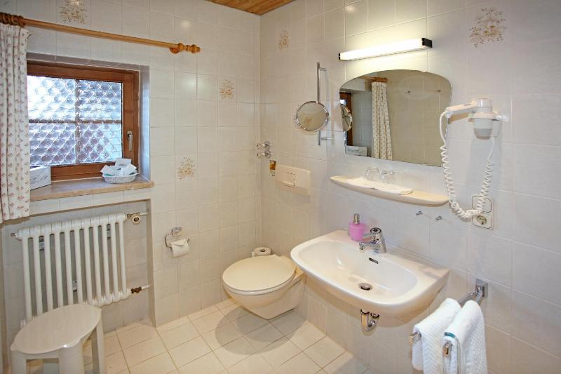 Standard Double Room image 4