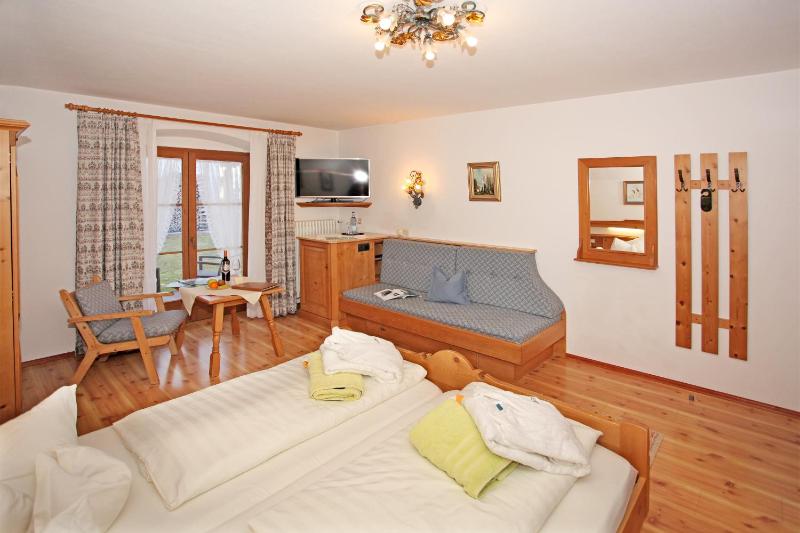 Standard Double Room image 2
