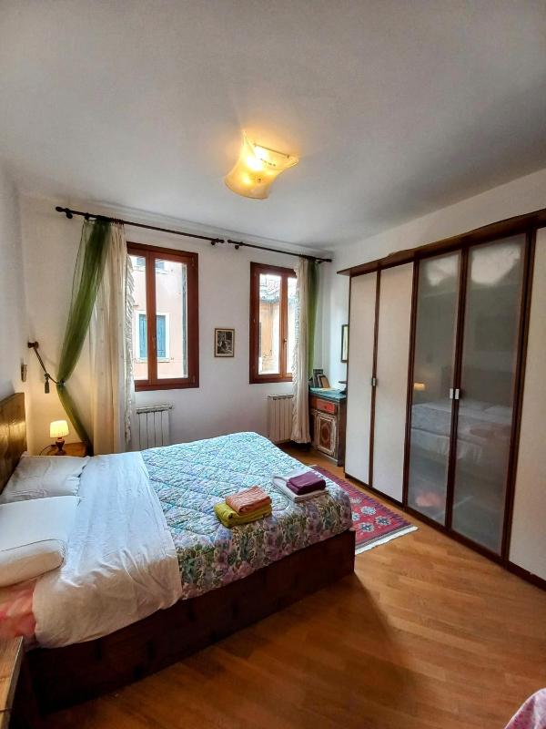 Apartment with Balcony - Calle Tintoria, Cannaregio 2950D image 4