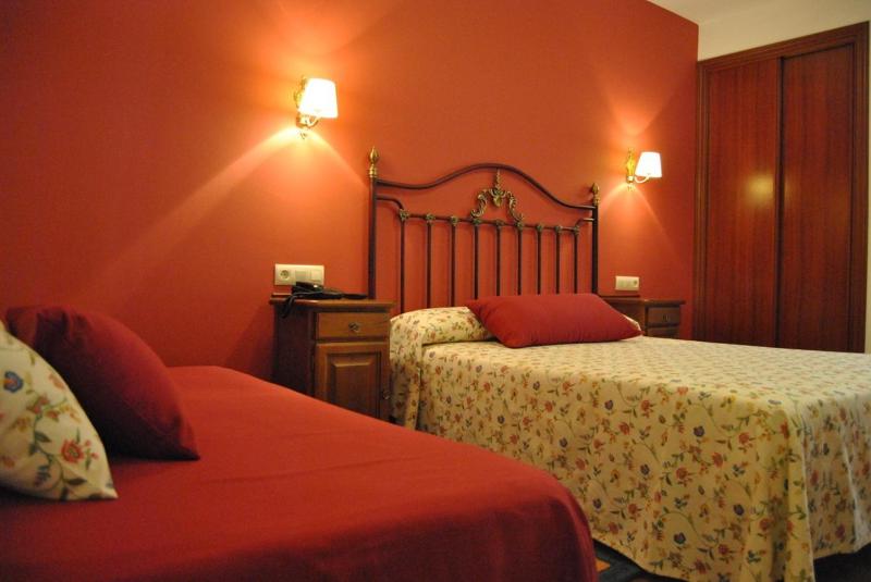 Double Room with Extra Bed image 4
