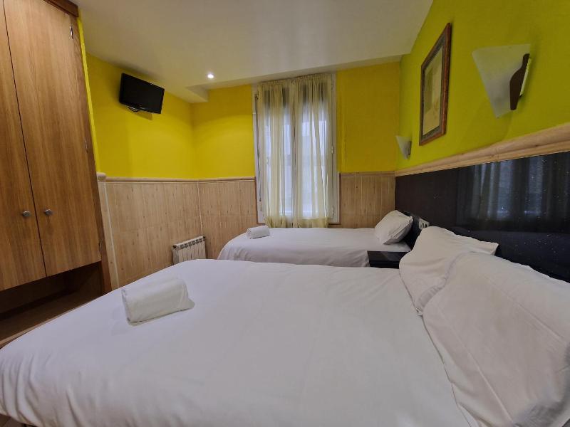 Pension Izar Bat Guesthouse Images
