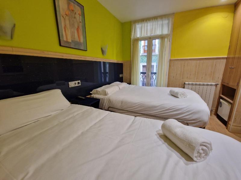 Pension Izar Bat Guesthouse - Self Check-in - image 10