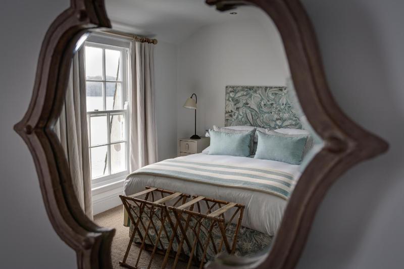 Double Room with Sea View image 4