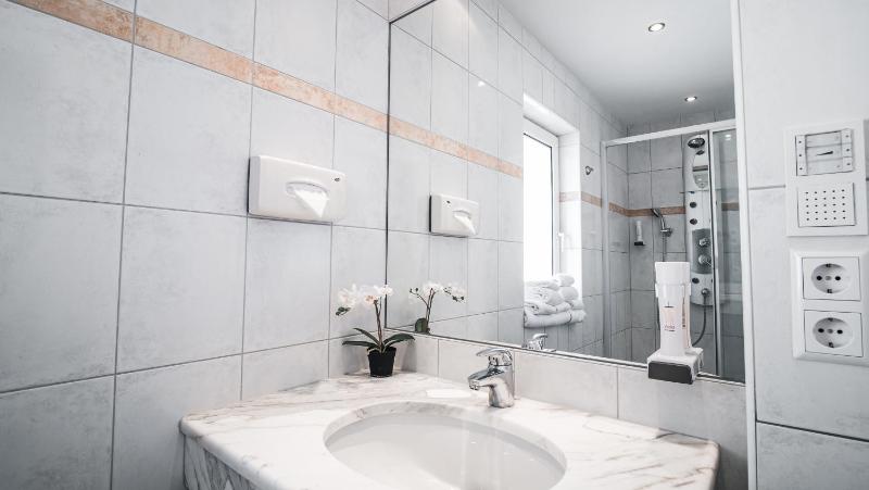 Suite image 3