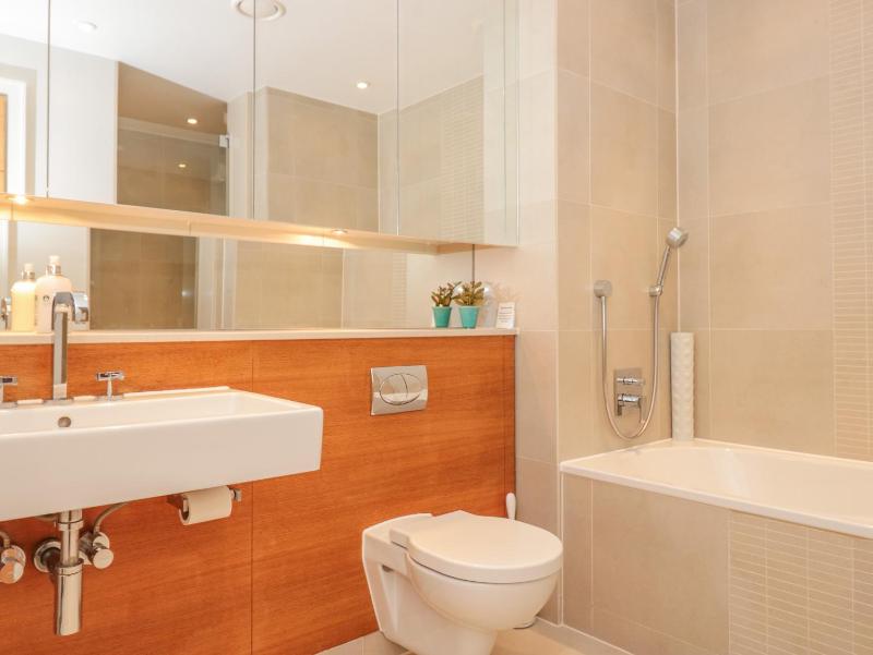 15 Dart Marina - image 24