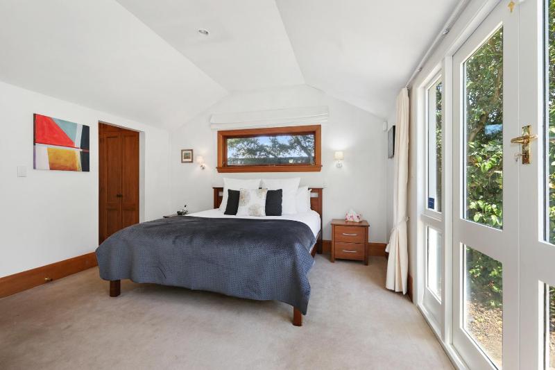 Fendalton Villa - Christchurch Holiday Home - image 12