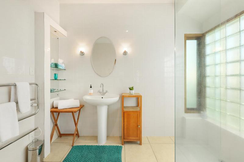 Fendalton Villa - Christchurch Holiday Home - image 15