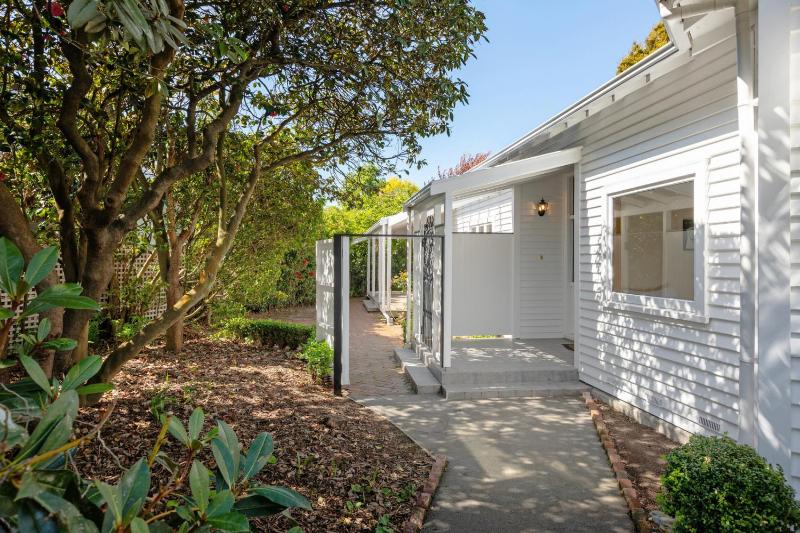 Fendalton Villa - Christchurch Holiday Home - image 14
