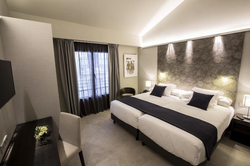 Double or Twin Room with Parking image 2