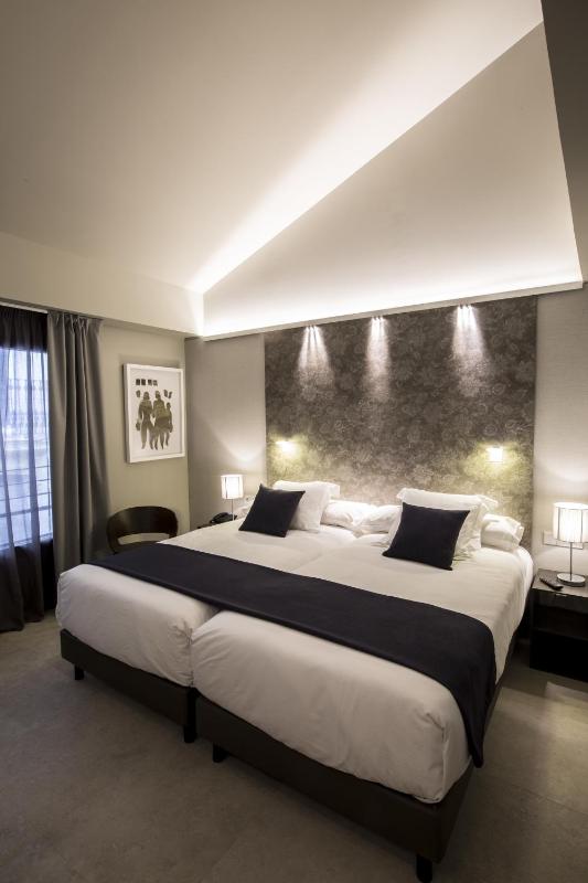 Double or Twin Room with Parking image 4