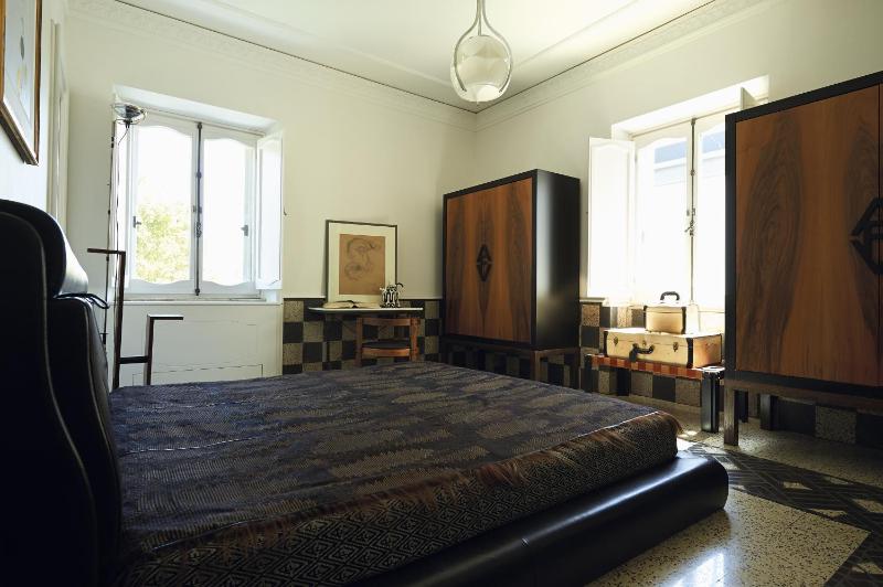 Deluxe Double Room image 4