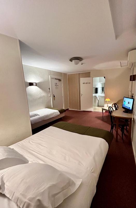 Comfort Triple Room image 2