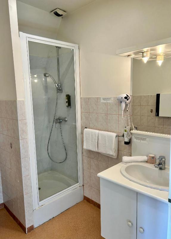 Standard Double Room image 2
