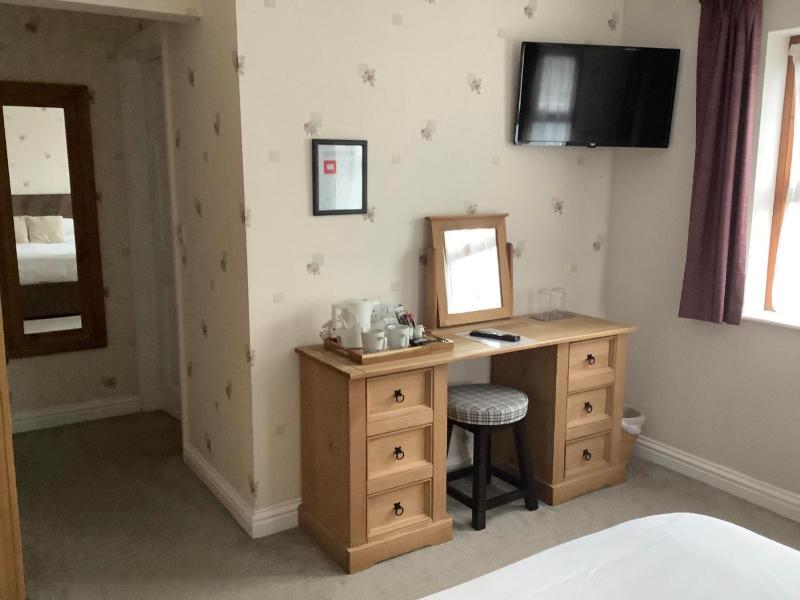 Double Room image 3