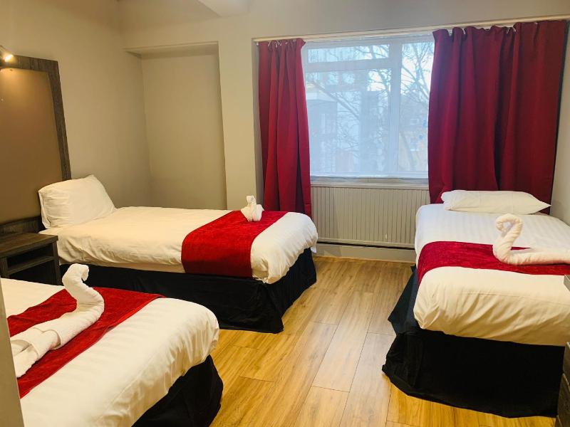 Triple Room image 3