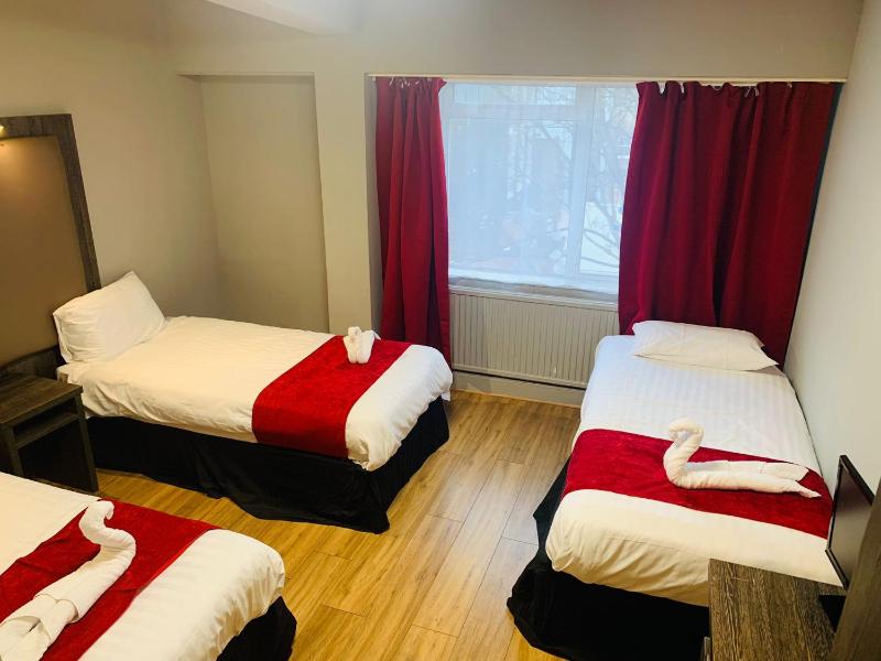 Triple Room image 4