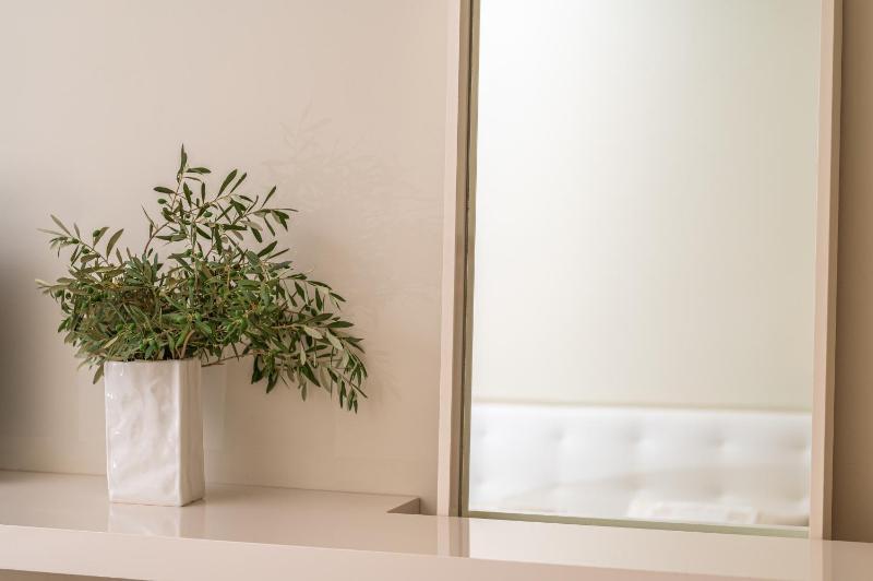 Deluxe Suite with Sea View image 4