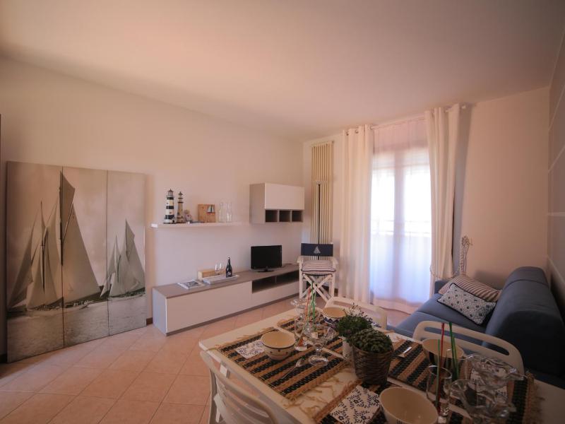 Family Apartment with Lake View image 3