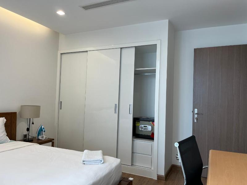 Vinhomes Metropolis Luxury Apt 3Br near Lotte - image 14