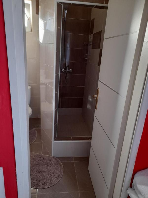 Two-Bedroom Apartment with Sea View (7 Adults) image 2