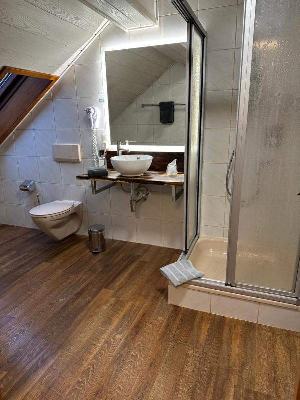 Single Room with Private Bathroom image 1