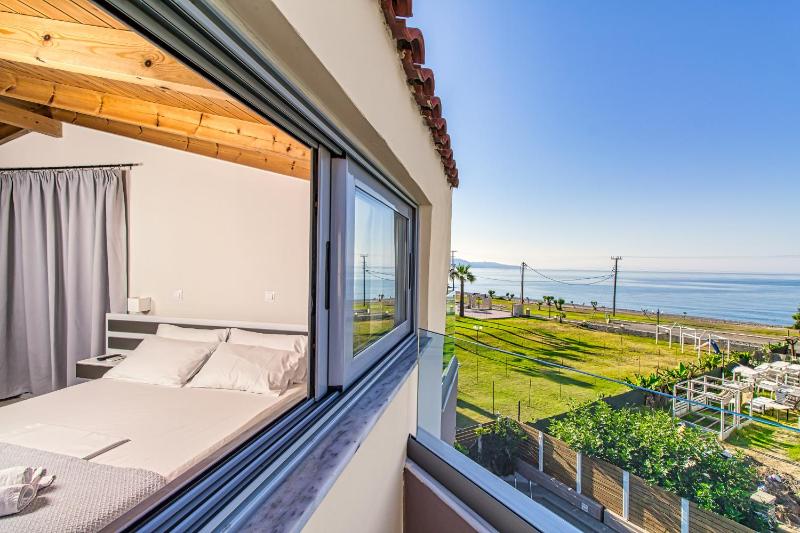 Studio with Sea View image 2