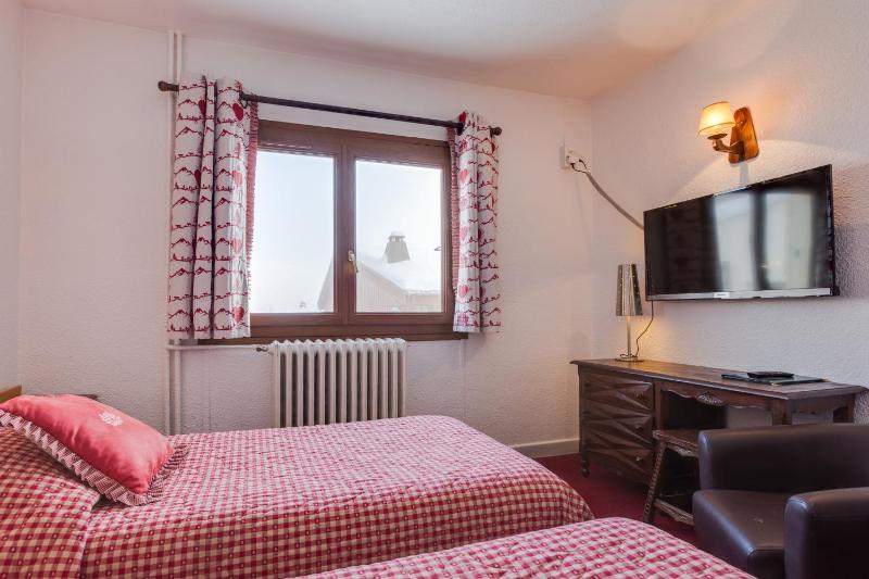 Double or Twin Room with Shower with North View  image 3