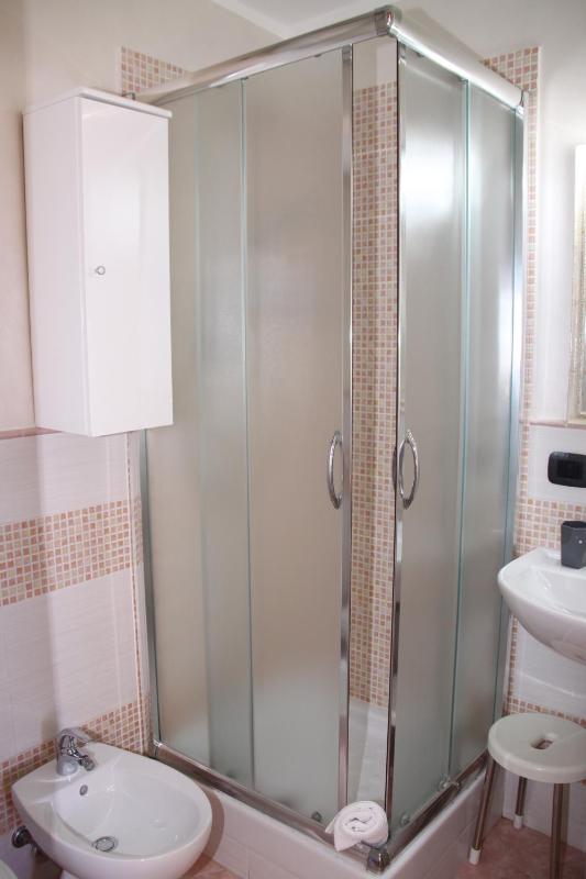 Twin Room with Sea View image 4