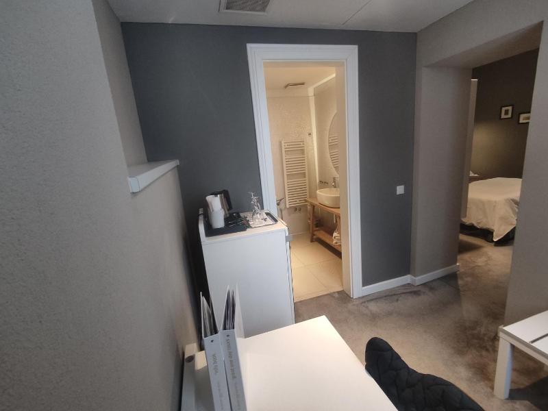 Standard Double or Twin Room image 4