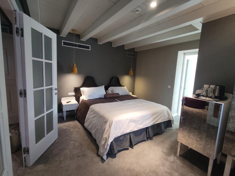 Superior Double or Twin Room image 4