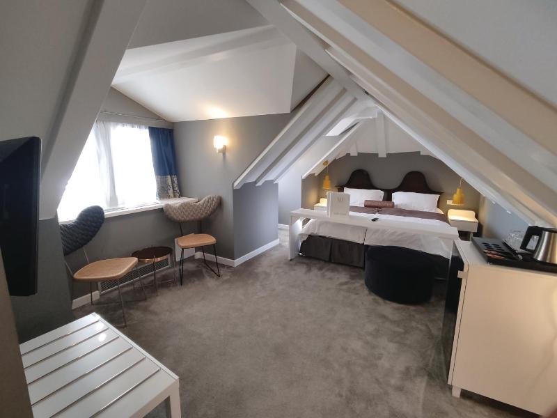 Superior Double Room image 1