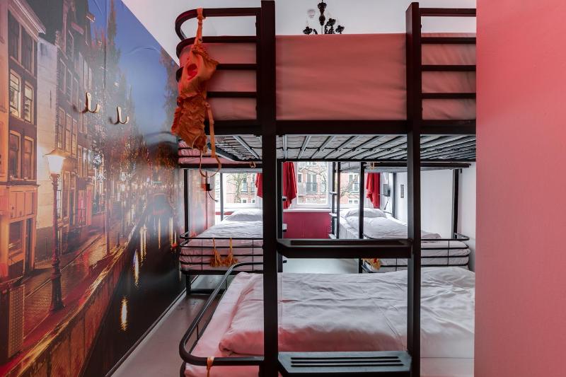 Bed in 6-Bed Mixed Dormitory Room image 4