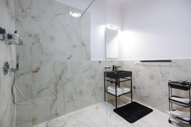Ferdinand Hotel Rooms - image 13