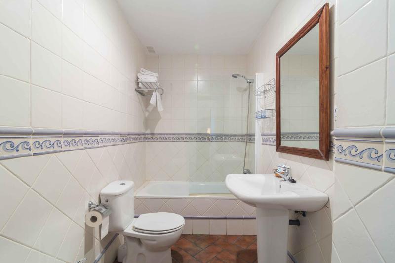 Double or Twin Room image 2