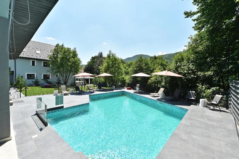 Bungalow image 3