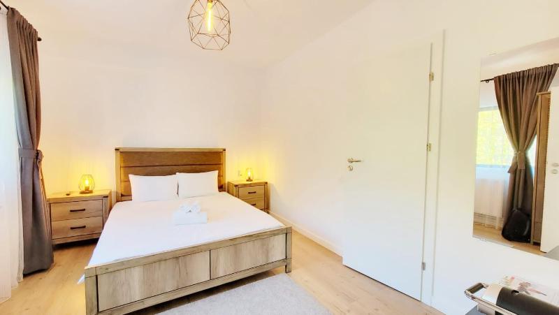 Standard Double Room image 3