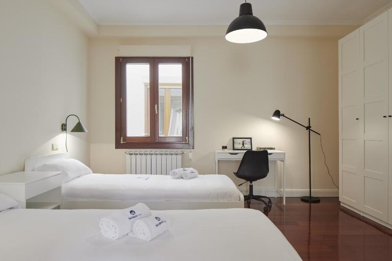 Zinema - Basque Stay - image 9
