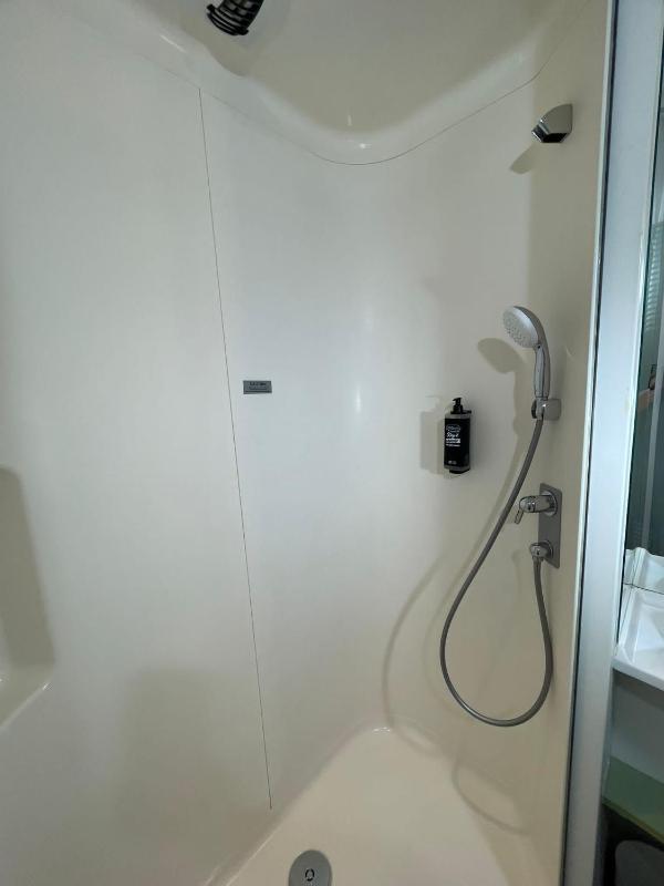 Twin Room image 3